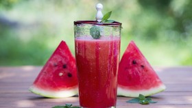 Lebih Baik Serat dalam Buah Segar atau Jus?