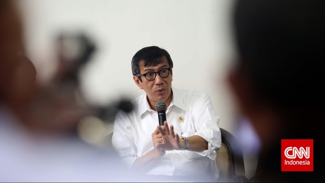 Sejumlah lembaga tengah membahas usul perubahan Surat Edaran Mahkamah Agung menjadi Peraturan MA untuk menyudahi polemik peninjauan kembali.
