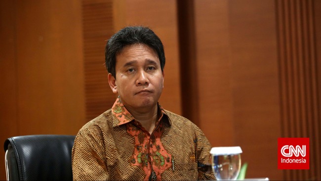 Mirza Adityaswara diangkat sebagai Ex-Officio menggantikan mantan Deputi Gubernur BI Halim Alamsyah yang telah memasuki masa pensiun.