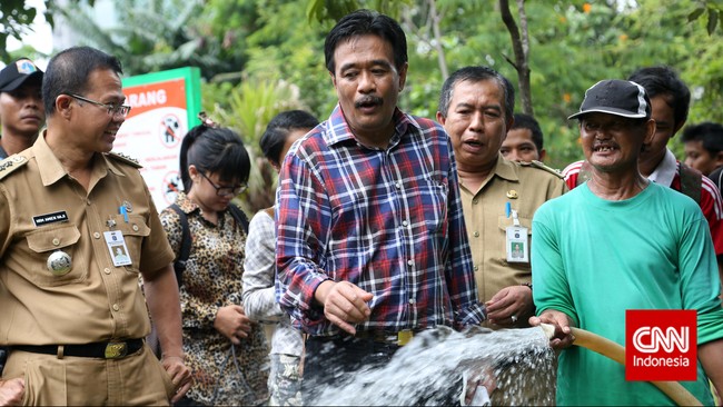 Wakil Gubernur Jakarta Djarot Saiful Hidayat berencana blusukan dengan motor supaya cepat. Padahal Ahok menerapkan larangan bermotor di pusat kota Jakarta.