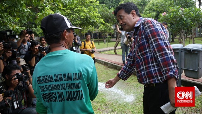 Wacana ini sudah digaungkan sejak 2007 namun belum ada keberanian untuk mengambil langkah. Dulu pemprov takut proyek ini akan membebani APBN maupun APBD.