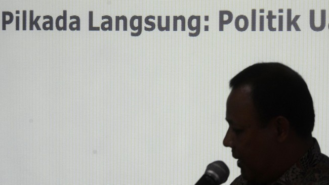 Pemerintah sejauh ini tidak dapat memperkirakan pemilihan umum kepala daerah serentak pada 2015 bisa dilaksanakan atau tidak sesuai dengan jadwal.