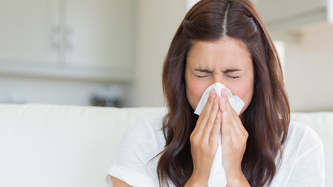 Flu itu berbeda dengan pilek (cold symptom). Apabila tidak segera ditangani, flu dapat menyebabkan masalah kesehatan serius.