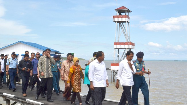 Kehidupan Unik di Perbatasan: Rumahku, Negaramu