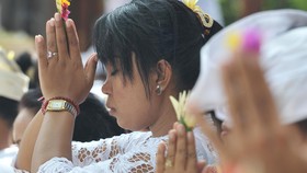 Khidmat Galungan di Pulau Dewata