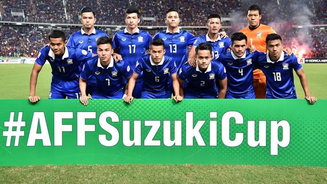 Kedua tim menampilkan permainan terbuka di awal pertandingan. Malaysia mendapat dua peluang emas untuk mencetak gol di sepuluh menit pertama.