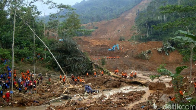 Adrin Tohari dari Pusat Penelitian Geoteknologi LIPI memperingatkan kemungkinan terjadinya longsor susulan di Banjarnegara.