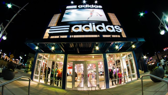 Perusahaan pengembang aplikasi kebugaran Runtastics asal Austria diakuisisi oleh Adidas sebesar 220 juta euro atau sekitar US$ 239 juta.