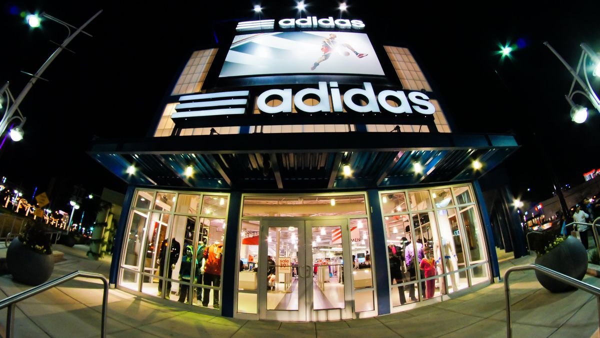 Adidas Digugat Gegara Sandal yang Gunakan Desain Tradisional Meksiko