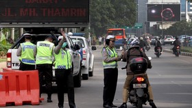 Larang Motor Lewat Jalan Protokol, Ahok Digugat