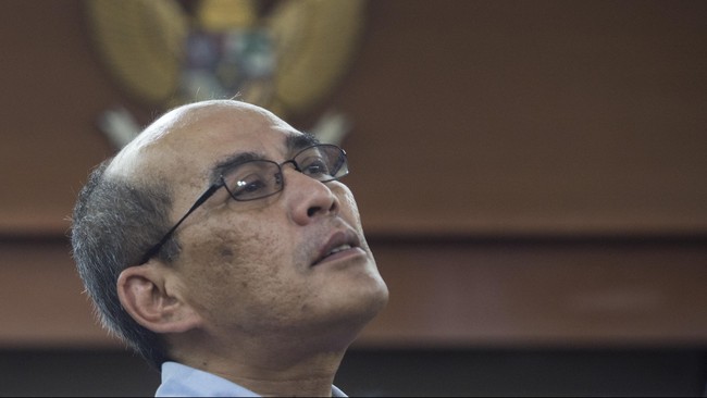 Ketua Tim Reformasi Tata Kelola Migas Faisal Basri menyebut biaya yang harus dikeluarkan Pertamina untuk mengimpor premium mencapai US$ 13 miliar per tahun.