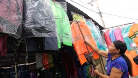 4 Cara Memilih Jas Hujan untuk Biker