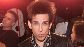 Ben Stiller Pecahkan Rekor Dunia dengan Tongsis