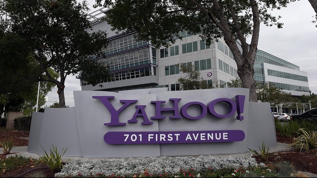 Jejaring sosial berbasis lokasi, Foursquare, dikabarkan diminati oleh Yahoo. Dana hampir US$ 1 miliar sudah disiapkan CEO Marissa Mayer.