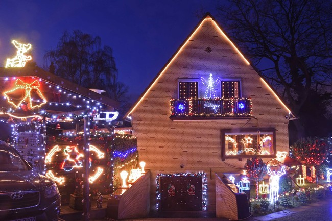 Gemerlap Warna  warni  Lampu  Natal Hiasi Jerman