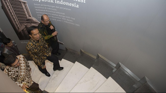 Sebanyak tiga nama calon penghuni baru kursi Sekretaris Jenderal Mahkamah Konstitusi telah disampaikan. Harapannya, Sekjen baru dapat menjaga kredibilitas MK.