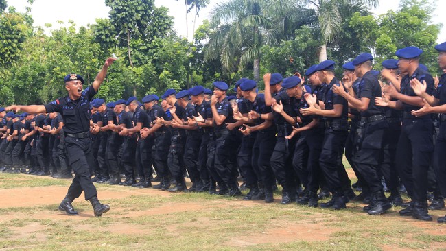 Komisi Tinggi HAM PBB telah merilis Resolusi 1998/77 soal hak menolak partisipasi wajib individual atas agenda wajib militer. 
