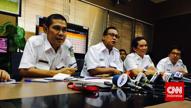 PT Kereta Api Indonesia (Persero) memperkirakan jumlah penumpang kereta api selama liburan Natal 2016 dan Tahun Baru 2017 akan mencapai 4,58 juta orang.