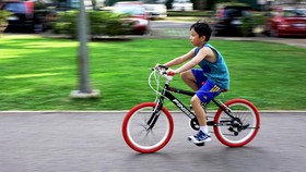 Ajari Anak Hal-Hal Ini Supaya Selamat di Jalan Raya