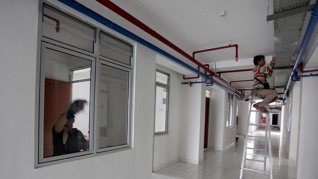 Perumnas akan membebaskan lahan 14,4 hektare untuk meneruskan pembangunan proyek 1.000 tower rumah susun yang sempat terhenti di Kemayoran.