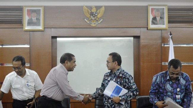 Sonny Keraf yang merupakan Fungsionaris DPP PDI Perjuangan didapuk menjadi komisaris independen PT Bank Rakyat Indonesia (Persero) Tbk.