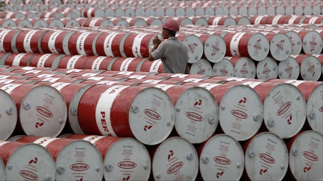 Direktur Utama Pertamina Dwi Soetjipto menyatakan siap menindaklanjuti rekomendasi untuk menghapus bahan bakar minyak (BBM) jenis Premium.