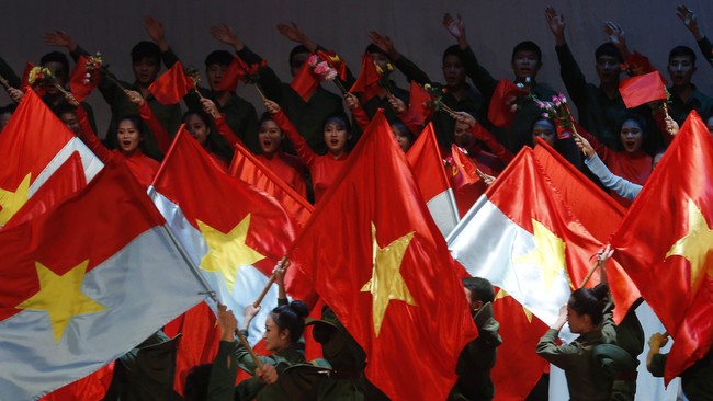 Pemerintah Tiongkok menegaskan ingin semakin mempererat hubungan dengan Vietnam di tengah perseteruan wilayah di Laut Cina Selatan antara kedua negara.