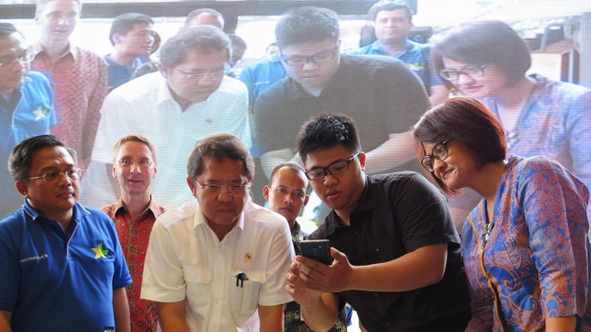 Ponsel 4G yang masuk ke Tanah Air nanti harus mempunyai tingkat kandungan lokal sebanyak 40 persen kalau tak mau dicekal. Mungkinkah?