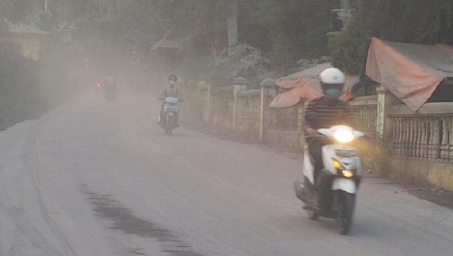 Sutopo menyebutkan jumlah pengungsi saat ini akibat erupsi Gunung Gamalama mencapai 1.700 jiwa.