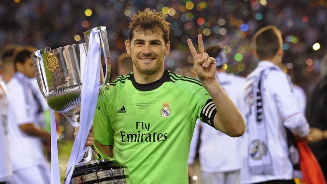 Salah satunya ialah Iker Casillas masih menggunakan transportasi umum karena belum bisa menyetir, ketika ia pertama kali menembus tim inti Real Madrid.