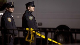 Dua Polisi New York Ditembak Perampok