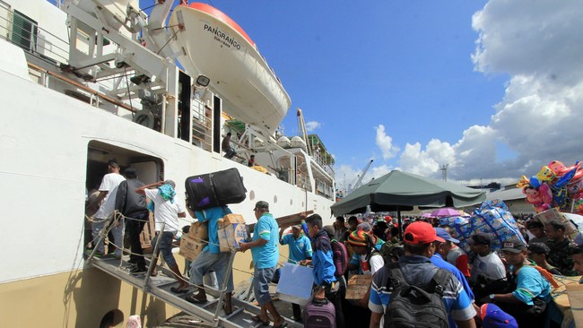PT ASDP Indonesia Ferry (Persero) menyatakan, sesuai perkiraan, puncak arus balik pengguna dari Bakauheni-Merak dan sebaliknya terjadi hingga akhir pekan ini.