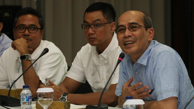Dalam setiap production sharing contract, Faisal Basri dkk mengusulkan agar Pertamina selalu dilibatkan untuk berpartisipasi mengelola blok migas.