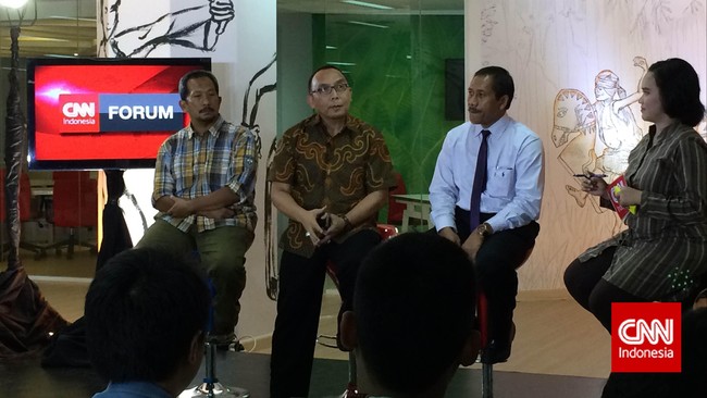 Kemenpora melalui Deputi IV Bidang Peningkatan Prestasi dan Olahraga Kemenpora Djoko Pekik Irianto menegaskan Tim Sembilan tidak bertujuan membekukan PSSI.