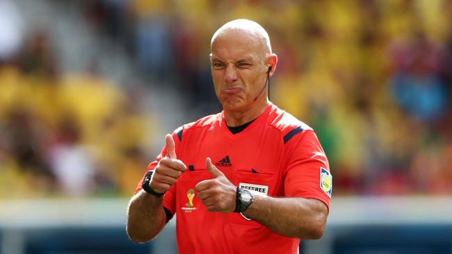 Wasit asal Inggris yang pernah memimpin laga final Piala Dunia, Howard Webb, pernah mengalami krisis eksistensial setelah ia memutuskan untuk pensiun.