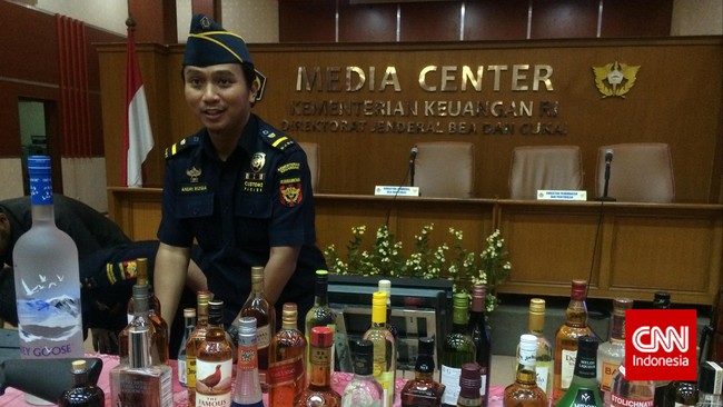 "Unit Kepatuhan Internal pasti akan turun ke kantor untuk mengawasi dan menilai gratifikasi bisa diterima atau tidak," ujar Kasubdit Humas DJBC.