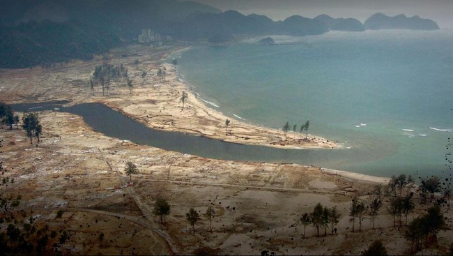 Wakil Presiden Jusuf Kalla sejak Kamis kemarin tiba di Banda Aceh. Dia menghadiri Peringatan 10 Tahun Tsunami Aceh. Perwakilan 35 negara hadir di sana.