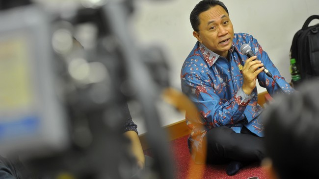 Salah satu alasannya adalah dengan adanya tradisi seorang ketua umum PAN hanya akan memimpin partai selama satu periode.