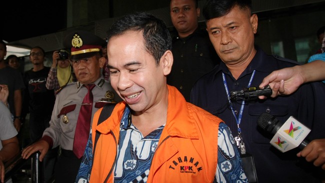 Dari banyak kasus yang ditangani KPK, Tubagus Chaeri Wardhana merupakan tersangka yang terbilang paling sering bolak-balik menjalani pemeriksaan di KPK.