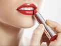 Lipstik Merah yang Tak Lekang oleh Waktu