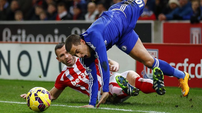 Stoke City harus mencetak setidaknya tiga gol untuk menghalagi langkah Chelsea setelah pada menit kedua The Blues telah berhasil membuka keunggulan 1-0.