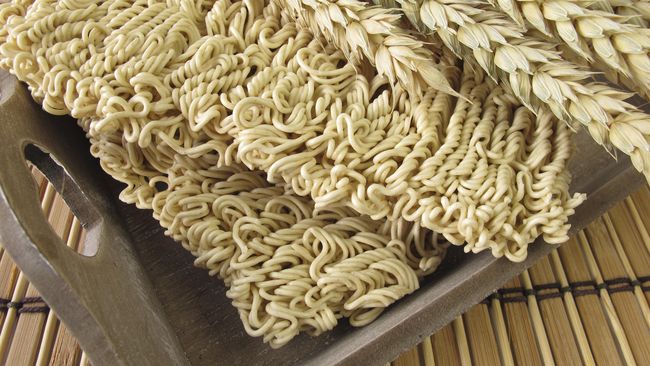 Terbuat dari buckwheat yang memiliki banyak manfaat, soba cocok dikonsumsi orang yang tidak toleran terhadap gluten.