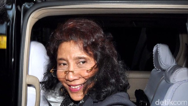 Menteri Kelautan dan Perikanan Susi Pudjiastuti mengatakan kecewa terjadinya pelelangan empat kapal asing di Meulaboh, Aceh, dan di Pontinak, Kalimantan Barat.