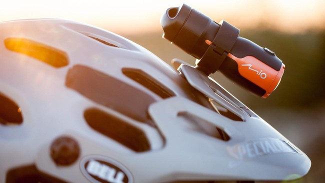 Kamera berbagai medan seperti GoPro memang sudah mulai banyak pesaing, dan salah satunya baru saja dibawa distributor Datascrip ke Indonesia.