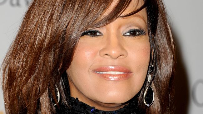 Kisah hidup Whitney Houston akan dituangkan dalam film televisi berjudul Whitney. Mulai bertemu Bobbi Brown, karier, dan pernikahan yang penuh gejolak.