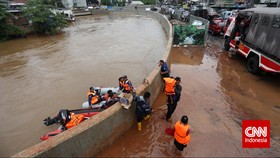 Normalisasi Sungai Ciliwung Ditargetkan Rampung 2016