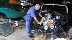 Rajin Panaskan Mesin, Jaga Kualitas Onderdil Mobil Antik
