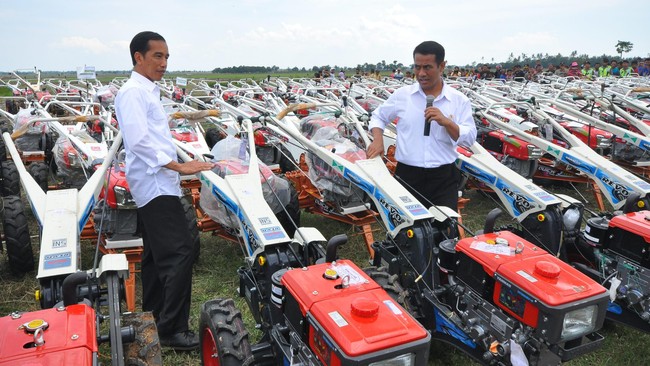 Dari kunjungan ke daerah, Jokowi mengaku mendapat informasi bahwa telah terjadi banyak peningkatan produksi petani lokal.