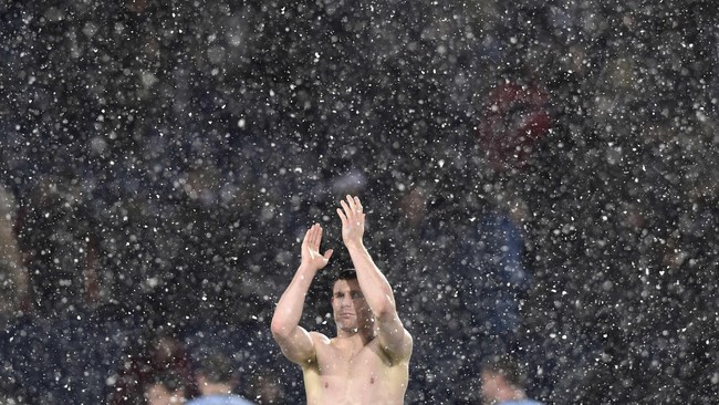 Karena barisan bombernya dilanda badai cedera, manajer Manchester City, Manuel Pellegrini, sempat menjadikan James Milner sebagai 'penyerang palsu'.