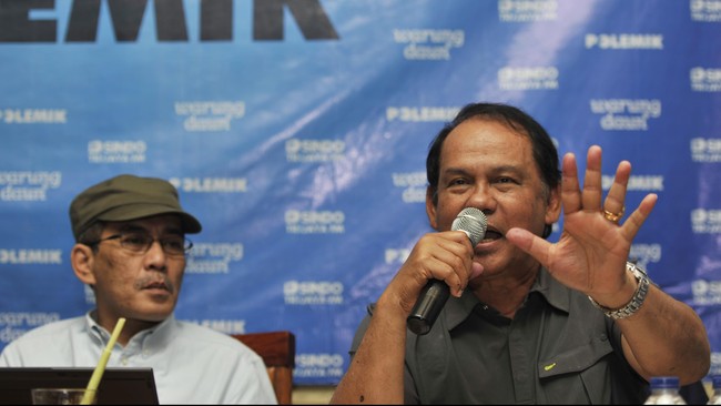 BPH Migas menyarankan Pertamina memanfaatkan momentum pelemahan harga minyak dunia untuk membuat kontrak impor minyak jangka panjang.&nbsp;